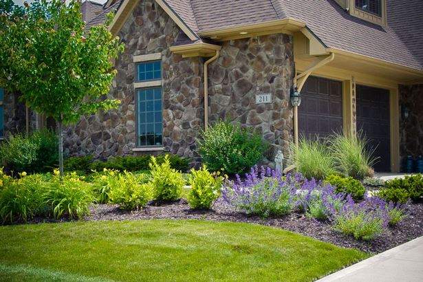 front-door-landscape-designs-37_9 Uređenje ulaznih vrata