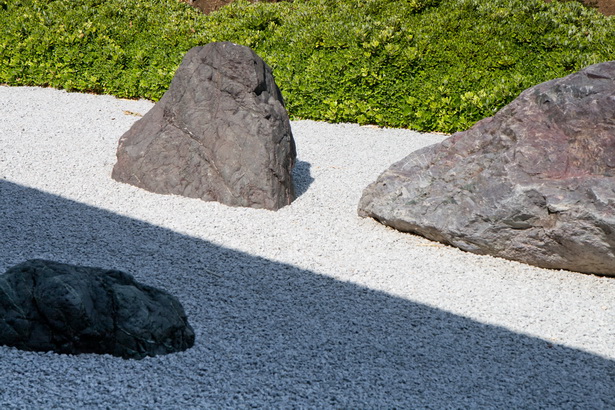 garden-with-rocks-31_16 Vrt s kamenjem
