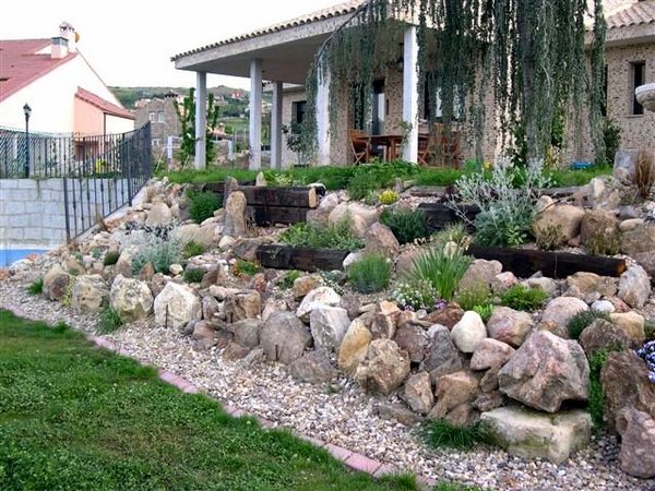 large-rocks-in-landscaping-76_8 Veliko kamenje u krajobraznom dizajnu