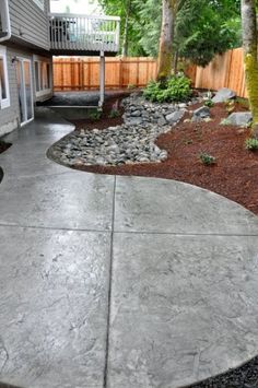 small-backyard-concrete-patio-designs-04_14 Male betonske konstrukcije dvorišta u dvorištu