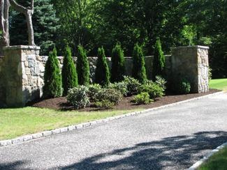 landscaping-driveway-entrance-97_13 Uređenje prilaza