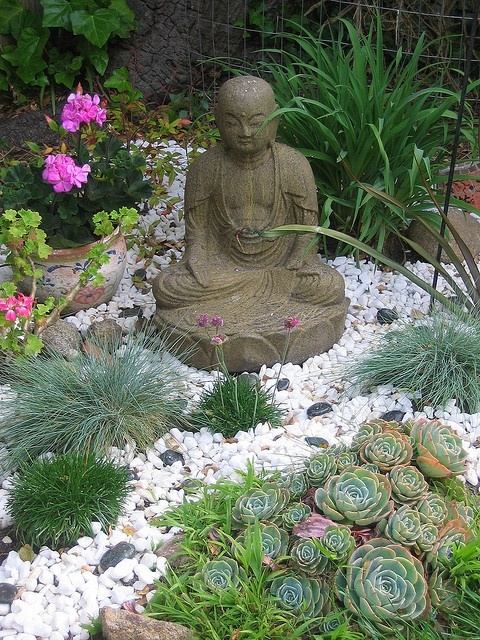 small-decorative-garden-ideas-35_15 Ideje za male ukrasne vrtove