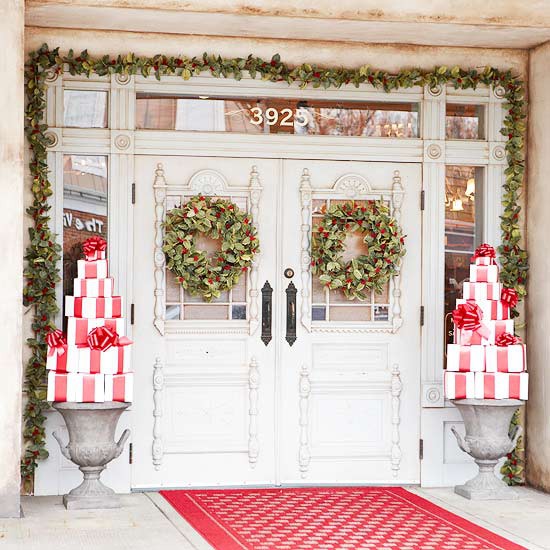 porch-christmas-decorating-ideas-88_15 Ideje za ukrašavanje božićnog trijema