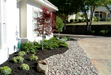 landscaping-ideas-with-rocks-and-mulch-19_13 Ideje za uređenje okoliša s kamenjem i malčem
